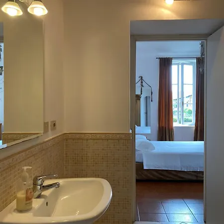 Novecento Charming 4* 阿维里亚那