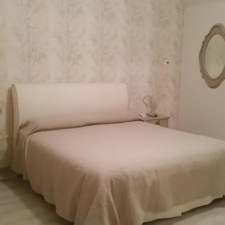 Novecento Charming לינה וארוחת בוקר אביליאנה
