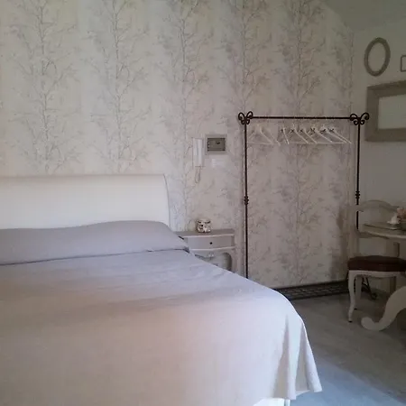 Novecento Charming 4* 阿维里亚那