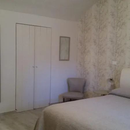 Novecento Charming 4* 阿维里亚那